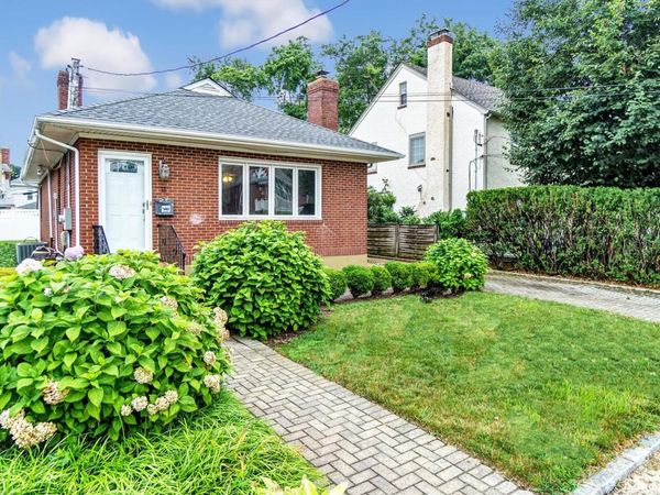 11 Nova Road , Bayville, NY 11709