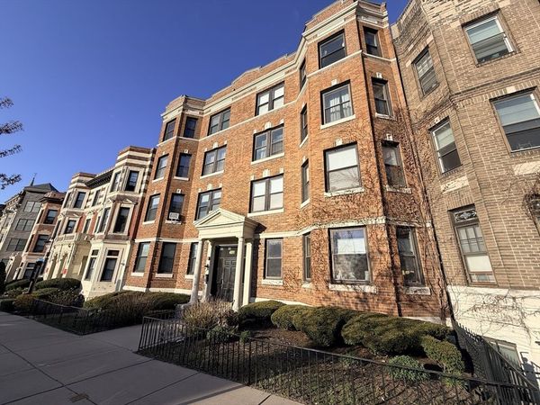 451 Park Dr, Unit 2C, Boston, MA 02215