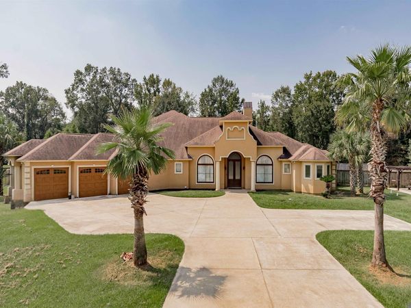 9680 Comite Dr, Baker, LA 70714