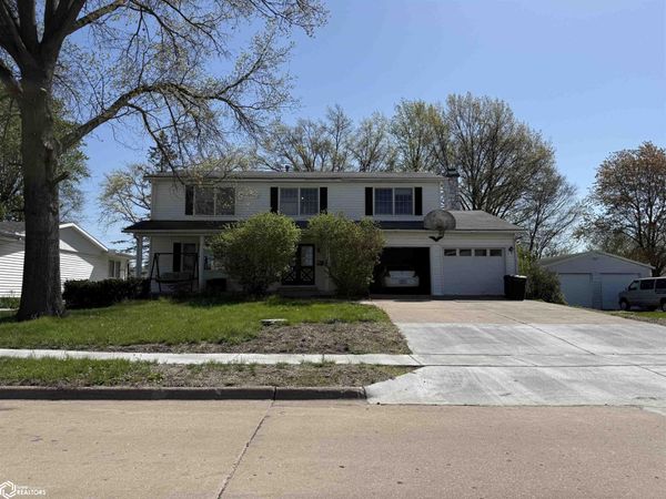 522 Melville Avenue, West Burlington, IA 52655