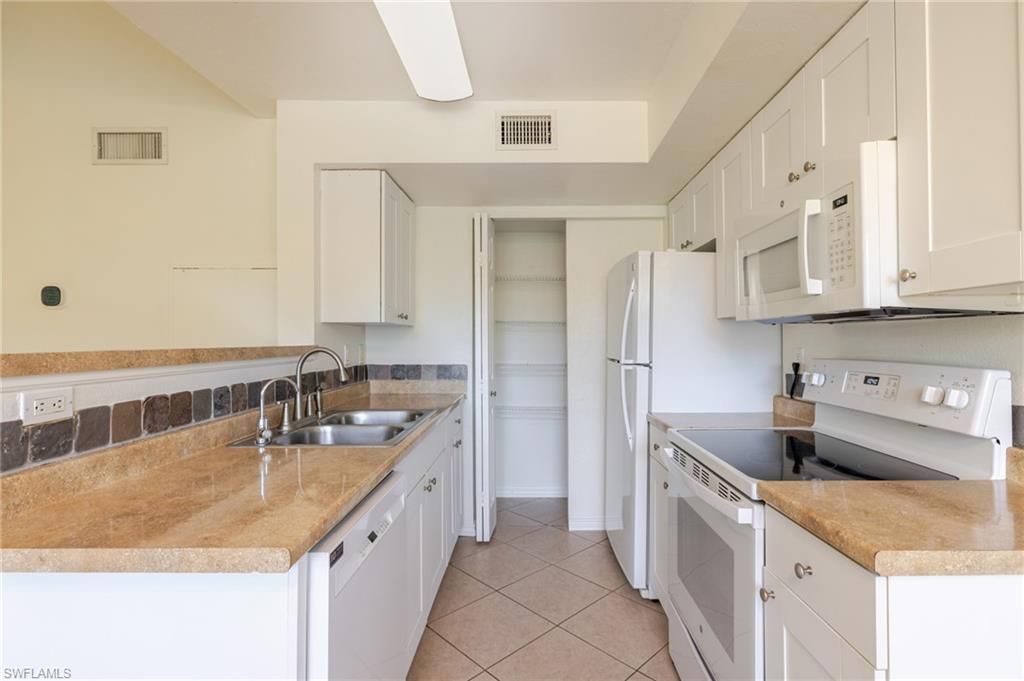 12561 Equestrian Cir, Unit 802, Fort Myers, FL 33907 Photo