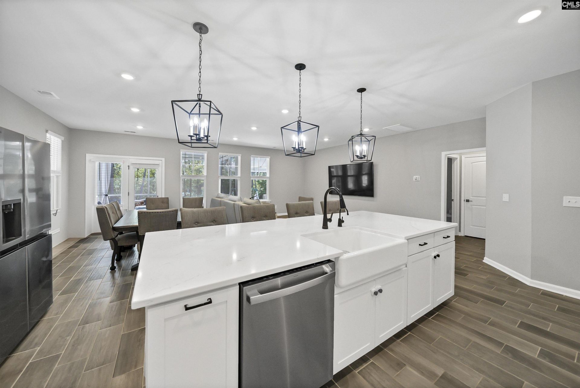 396 Harbour Pointe Drive  Photo 13