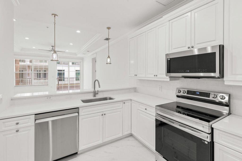 47 SW Osceola Street, Unit 206, Stuart, FL 34994 Photo