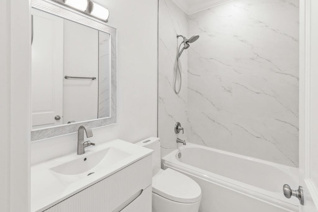 47 SW Osceola Street, Unit 206, Stuart, FL 34994 Photo