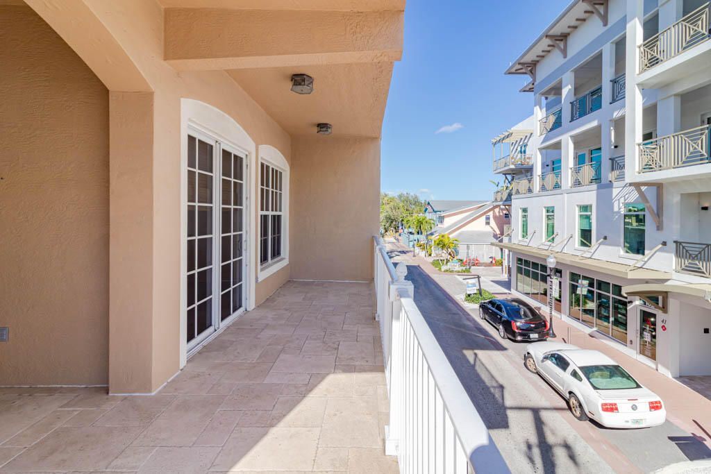 47 SW Osceola Street, Unit 206, Stuart, FL 34994 Photo