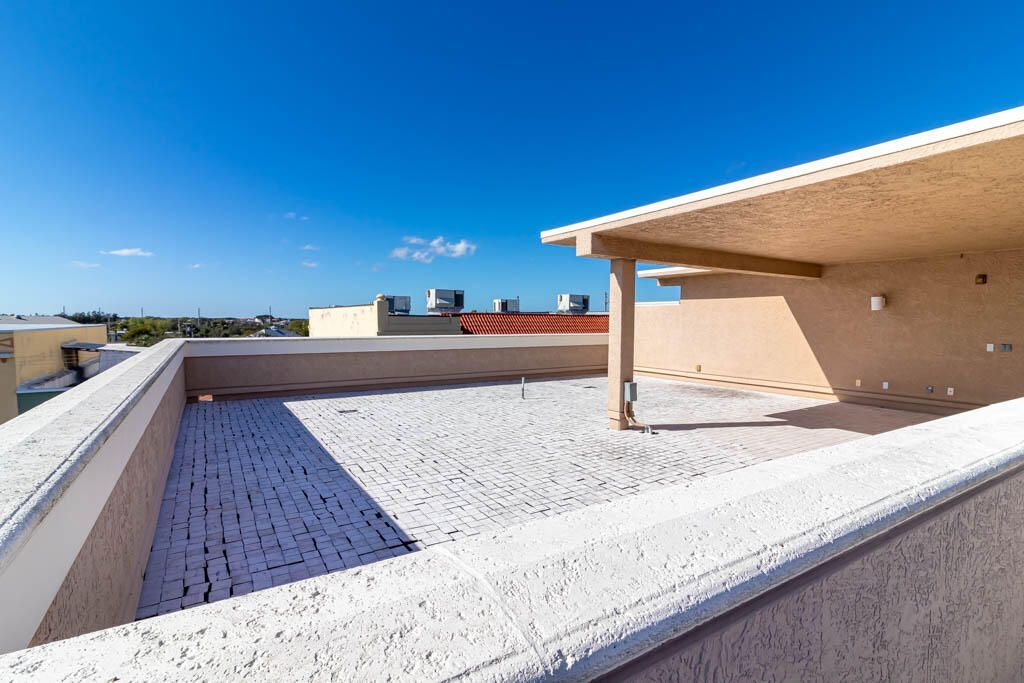 47 SW Osceola Street, Unit 206, Stuart, FL 34994 Photo