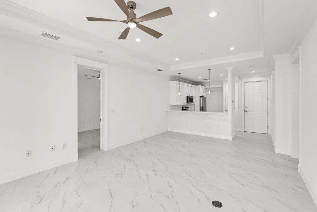 47 SW Osceola Street, Unit 206, Stuart, FL 34994 Photo