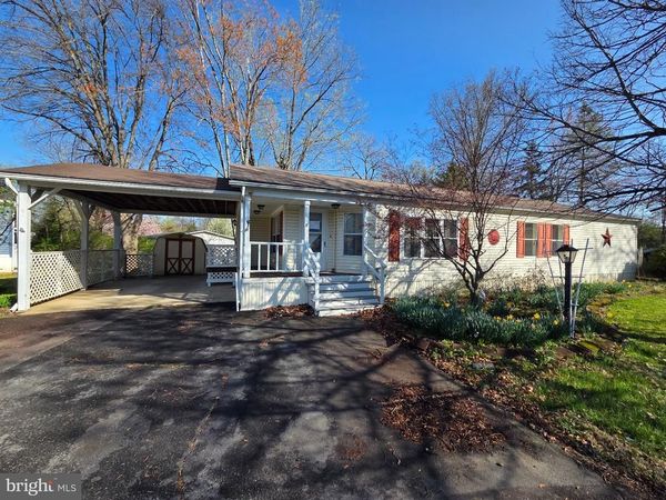 5 OAK CIRCLE , QUAKERTOWN, PA 18951