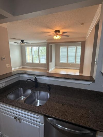 1424 Rosewood Lane Photo 7