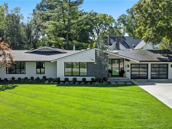 6536 Granada Drive, Prairie Village, KS 66208