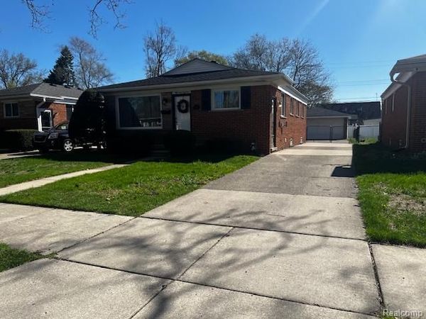 5918 N Lafayette Avenue , Dearborn Heights, MI 48127