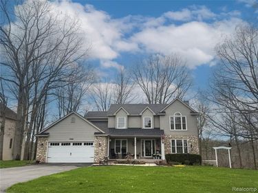 7988 Hillside Lakes Drive, Hamburg Twp, MI 48116