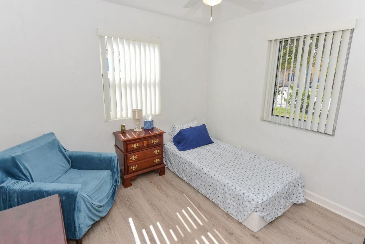 727 Bunker Road, West Palm Beach, FL 33405 Photo