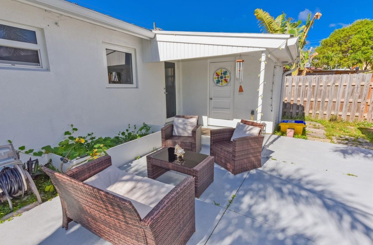 727 Bunker Road, West Palm Beach, FL 33405 Photo