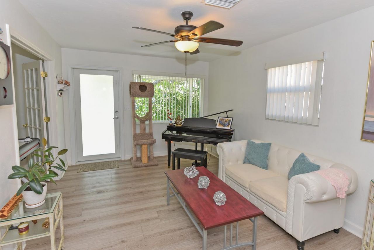 727 Bunker Road, West Palm Beach, FL 33405 Photo