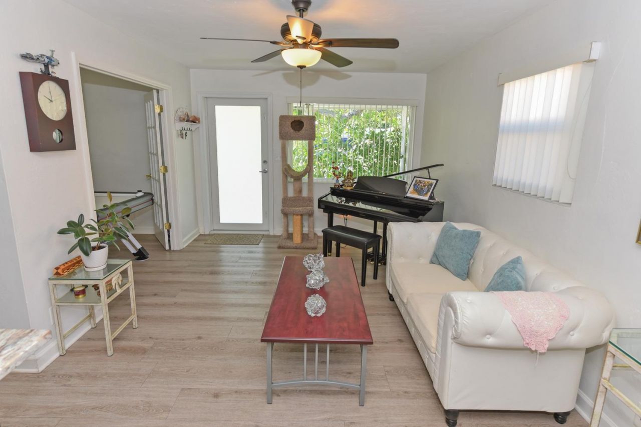727 Bunker Road, West Palm Beach, FL 33405 Photo