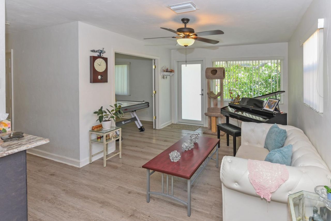 727 Bunker Road, West Palm Beach, FL 33405 Photo