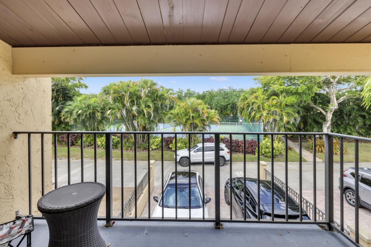720 E Coco Plum Circle, Unit 5, Plantation, FL 33324 Photo