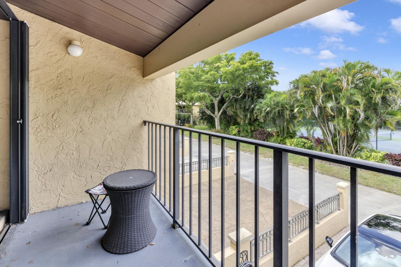 720 E Coco Plum Circle, Unit 5, Plantation, FL 33324 Photo