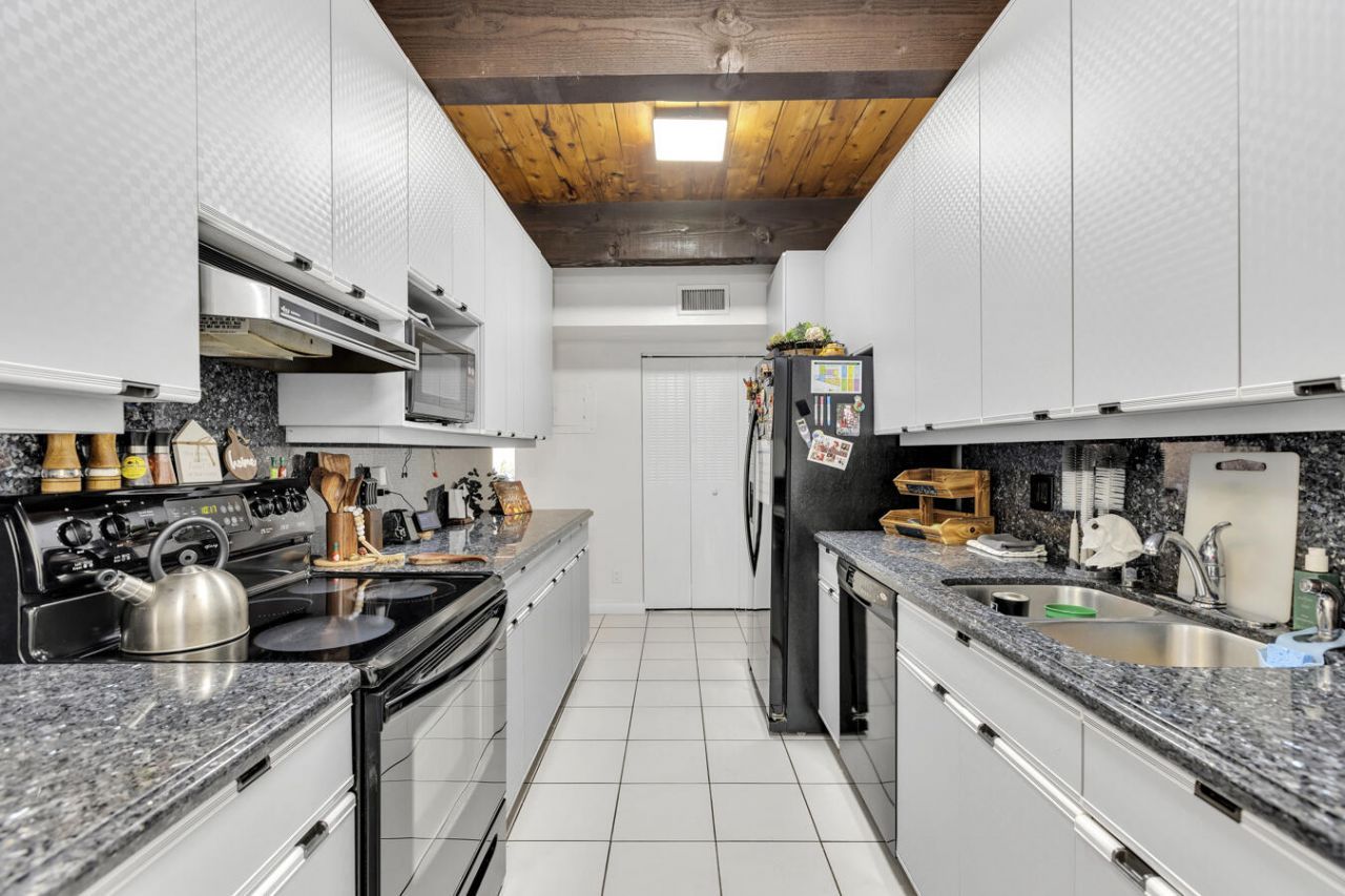 720 E Coco Plum Circle, Unit 5, Plantation, FL 33324 Photo