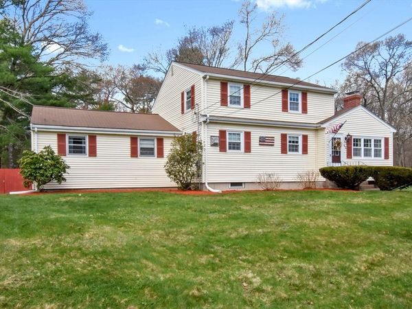 40 Valleyview Rd, Bellingham, MA 02019