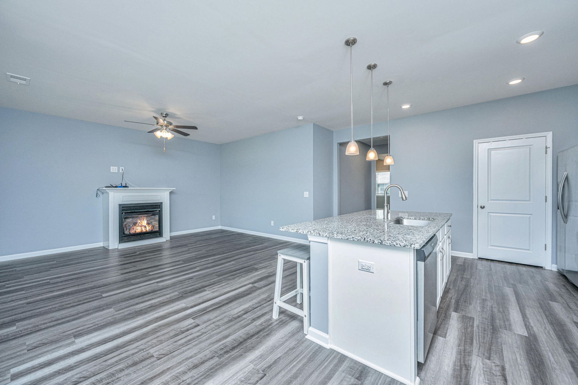 595 Wayton Circle Photo 11