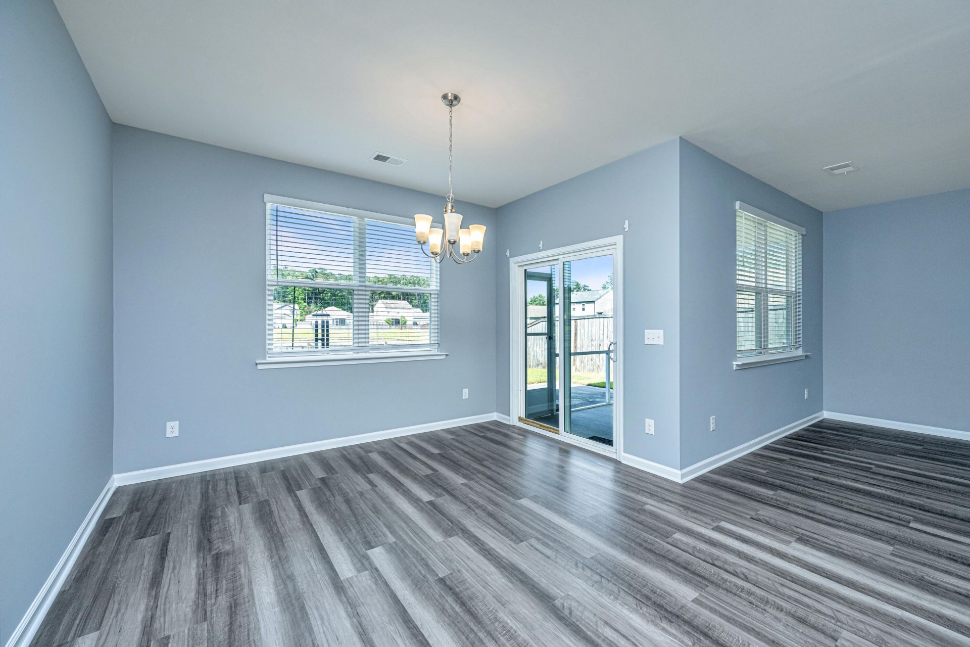 595 Wayton Circle Photo 12