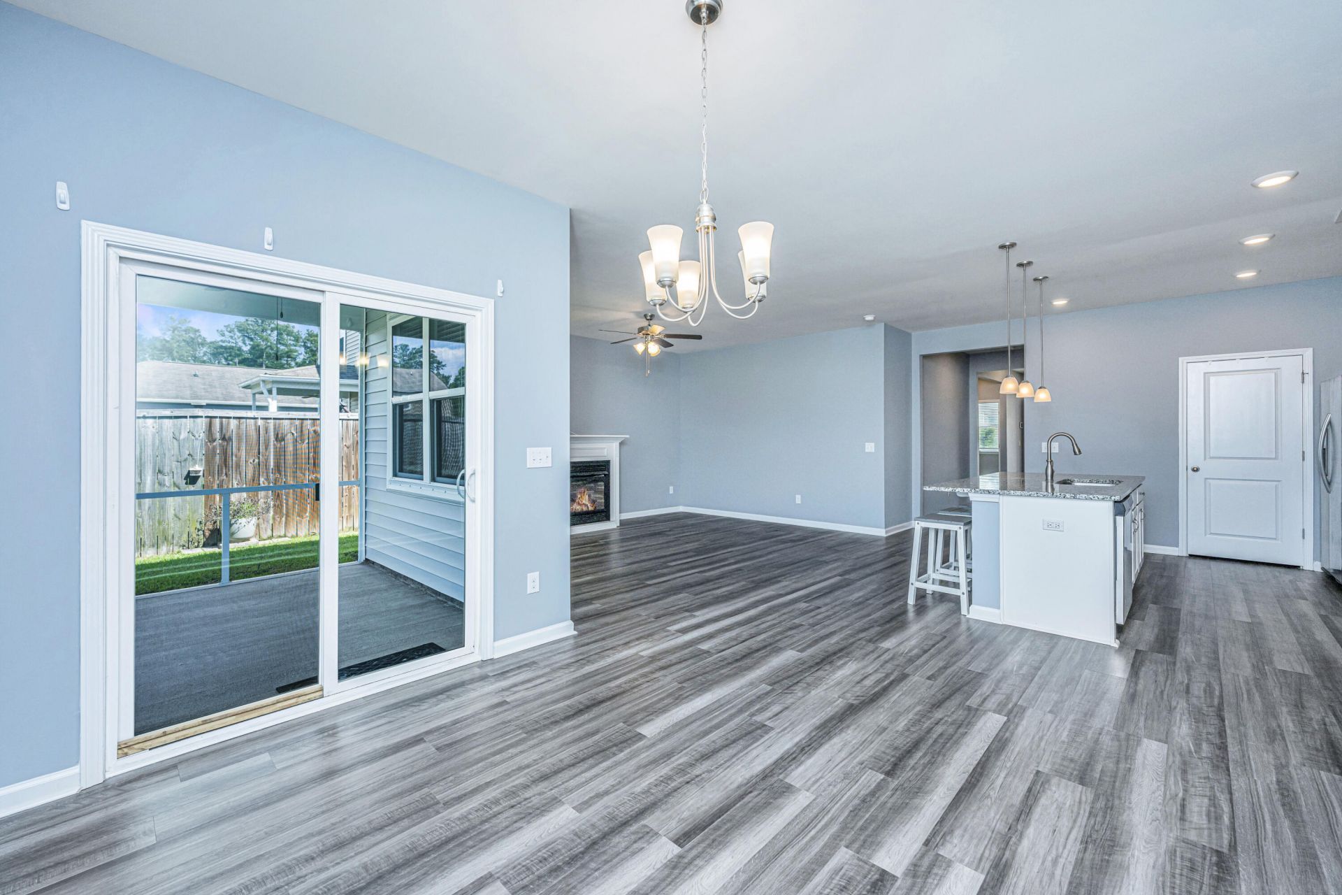 595 Wayton Circle Photo 13