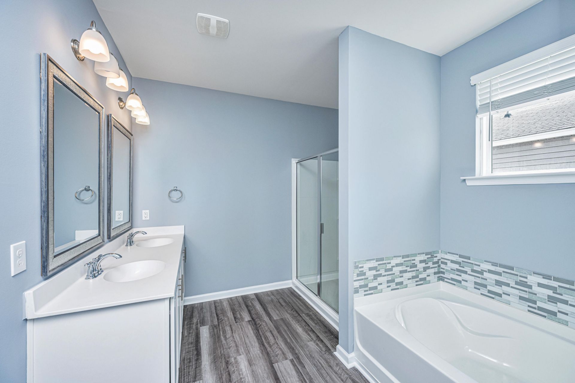 595 Wayton Circle Photo 16