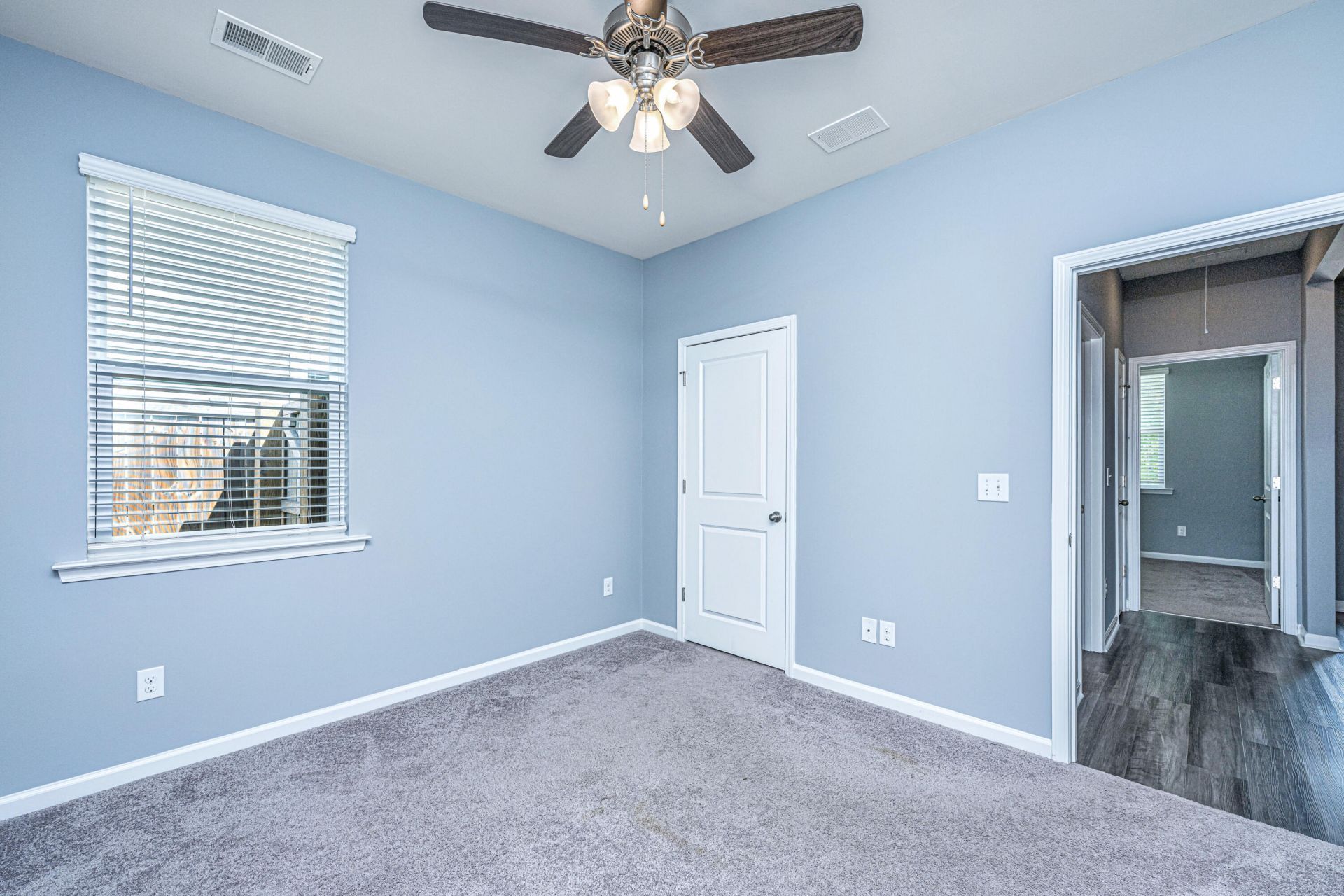 595 Wayton Circle Photo 22