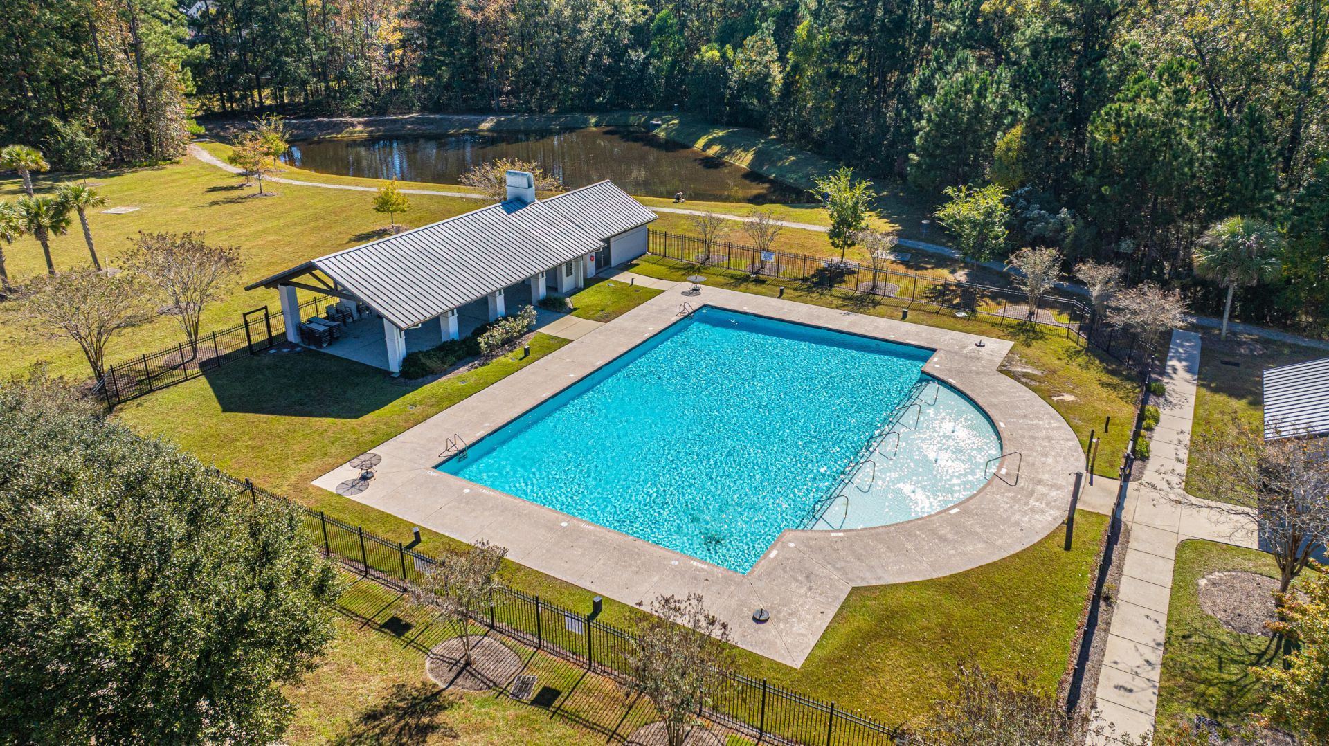 595 Wayton Circle Photo 41