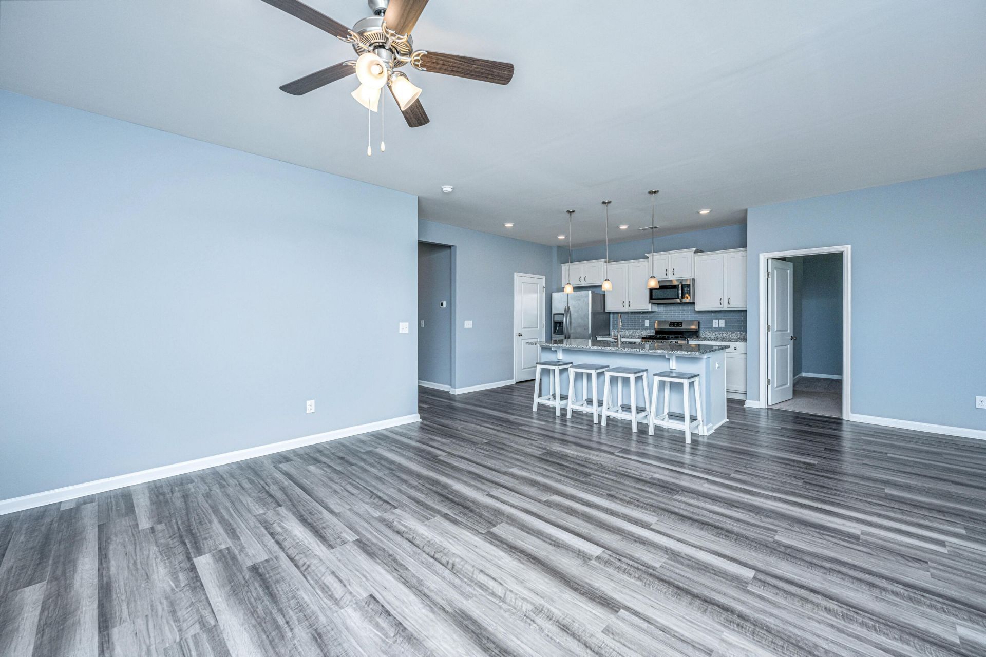 595 Wayton Circle Photo 5