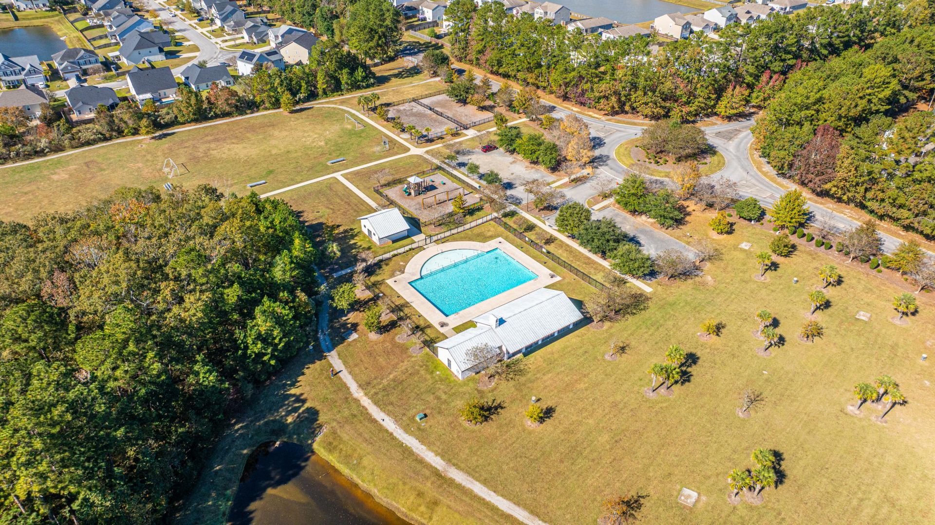 595 Wayton Circle Photo 52