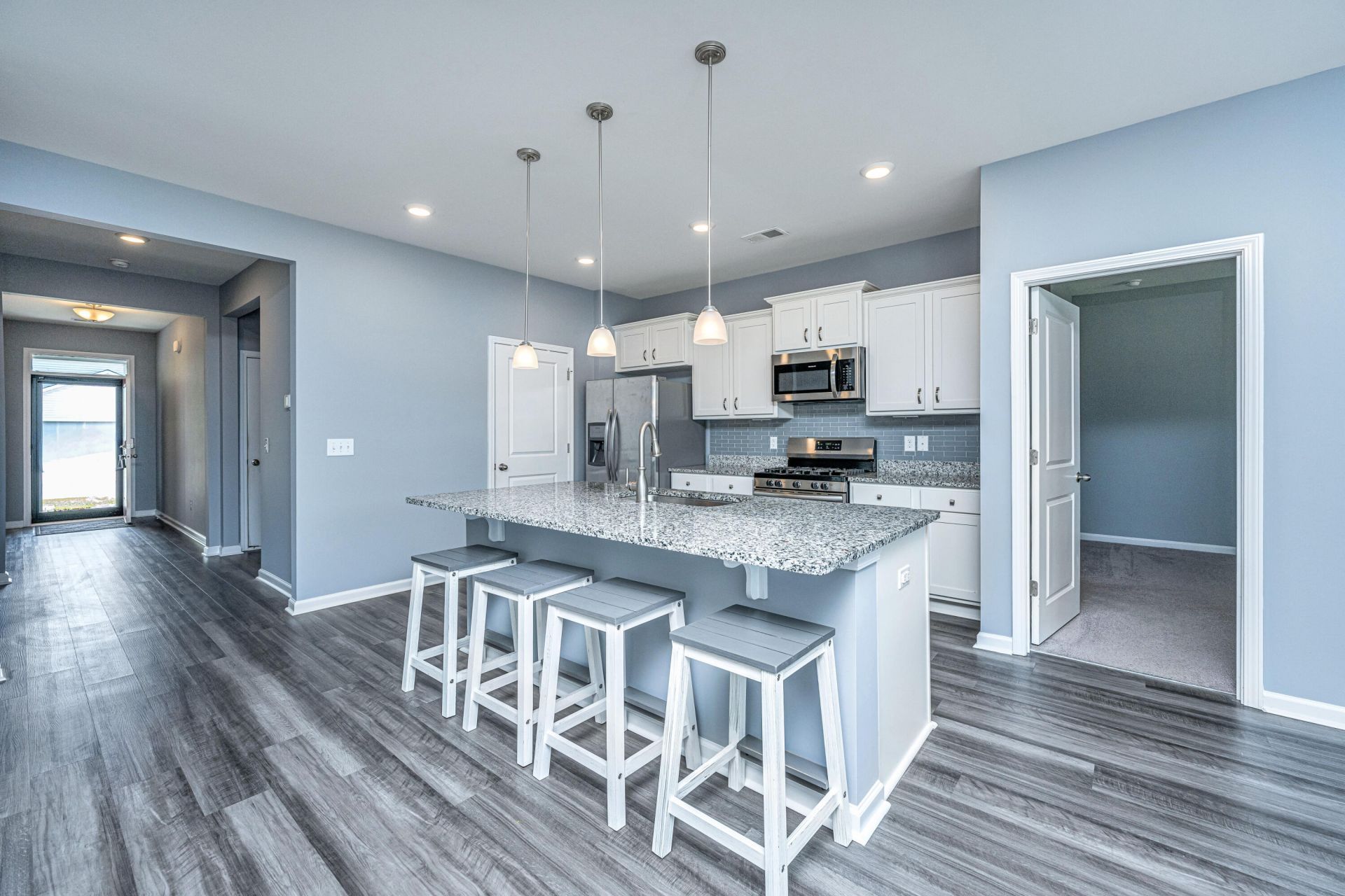 595 Wayton Circle Photo 6