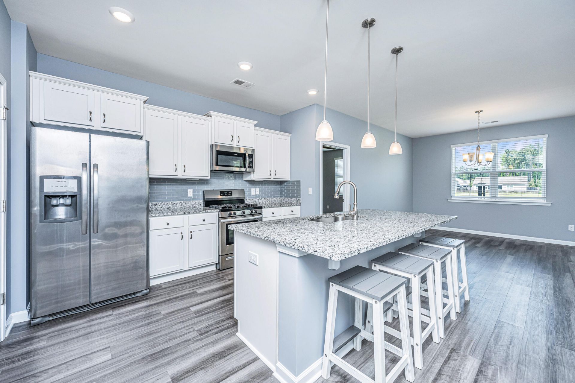 595 Wayton Circle Photo 8