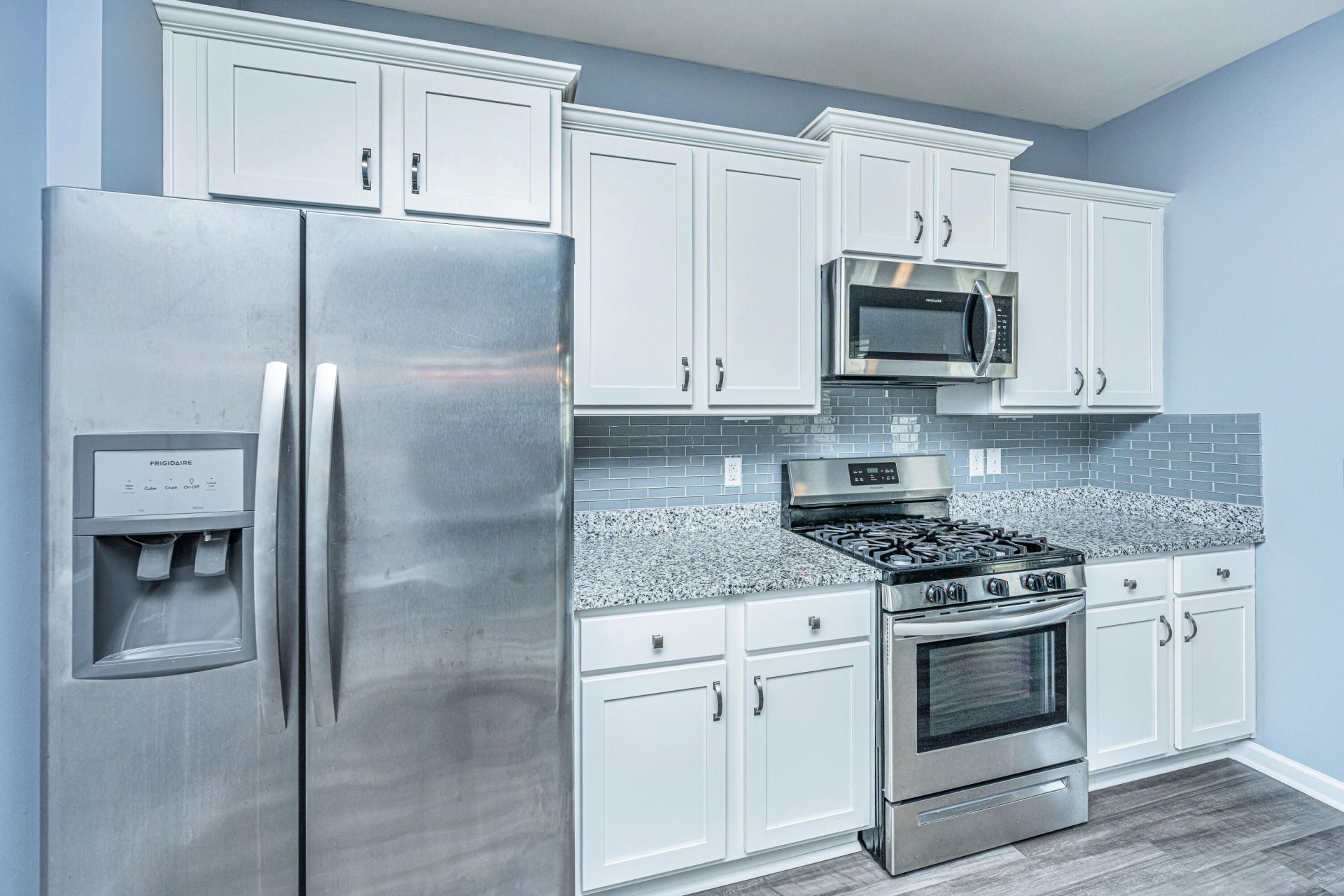 595 Wayton Circle Photo 9