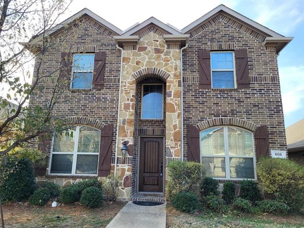 608 Pawnee Street, Aubrey, TX 76227