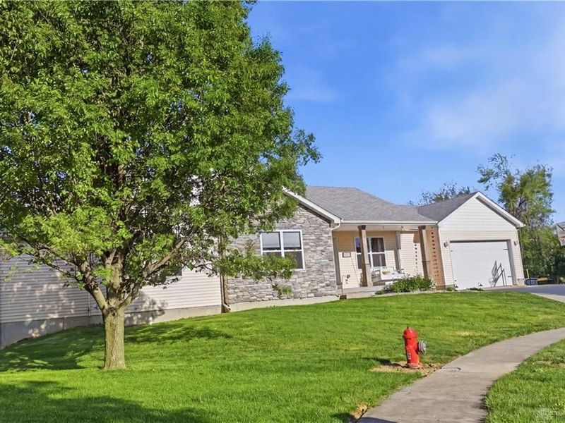 1050 Rose Petal Court, Waynesville, OH 45068 Photo 2