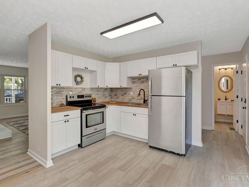 10813 Thornview Drive, Sharonville, OH 45241 Photo 11