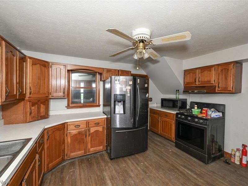 8212 White Road, Burbank, OH 44214 Photo 4