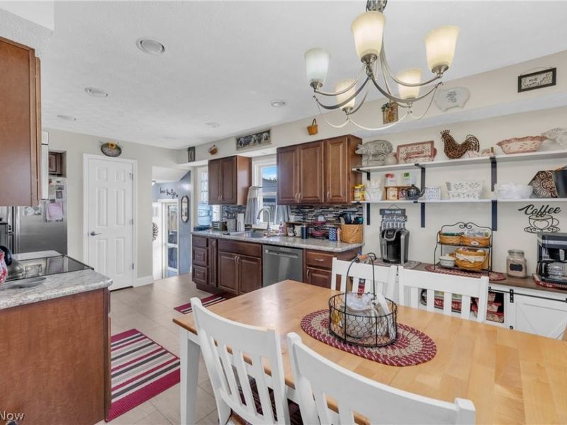 5590 Queens Highway, Parma, OH 44130 Photo 14