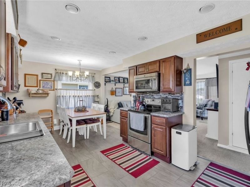 5590 Queens Highway, Parma, OH 44130 Photo 16