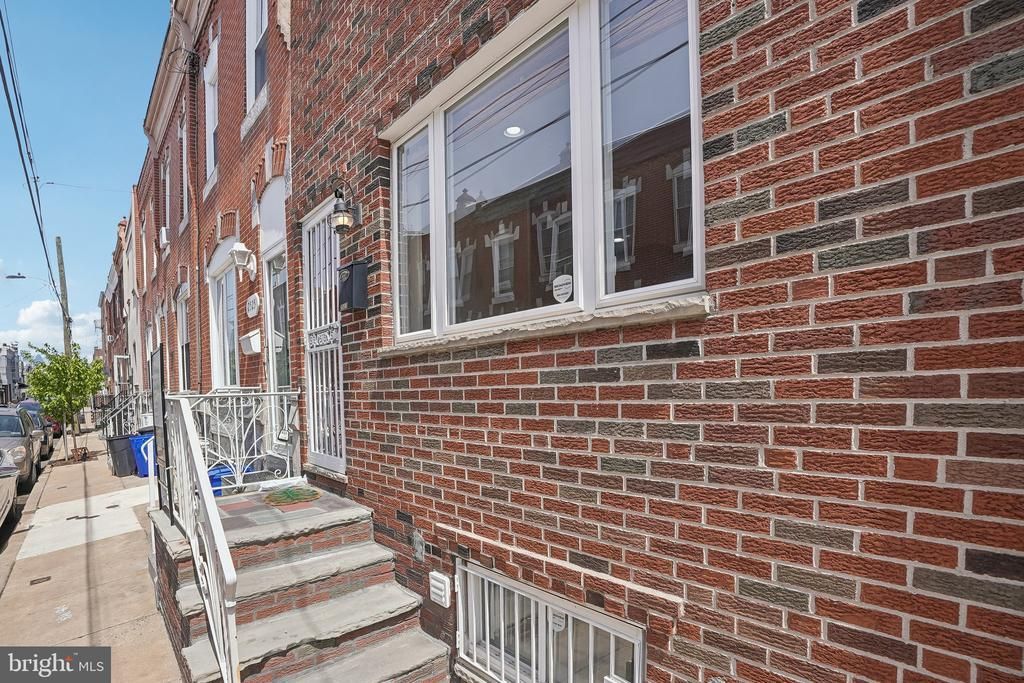 2527 S Hicks Street, Philadelphia, PA 19145 Main Photo