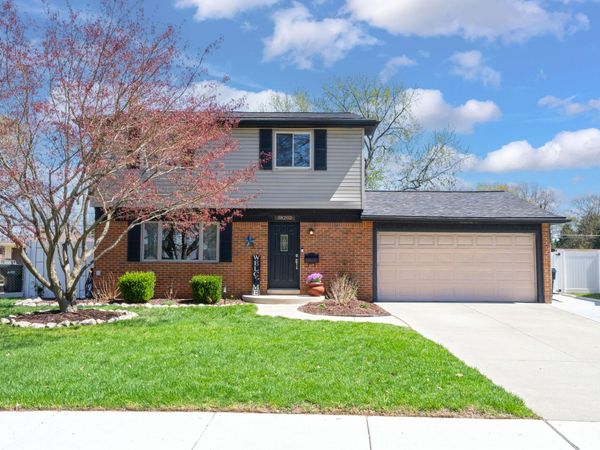 38202 Tottenham Road, Sterling Heights, MI 48312