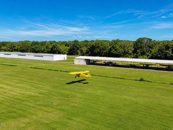 7001 W JONES AVE Avenue, Mount Dora, FL 32757