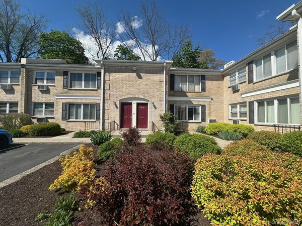 250 Beechwood Avenue, Unit 11B, Poughkeepsie, NY 12601