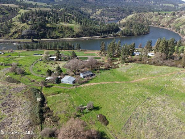 19357 School RD, Lenore, ID 83541