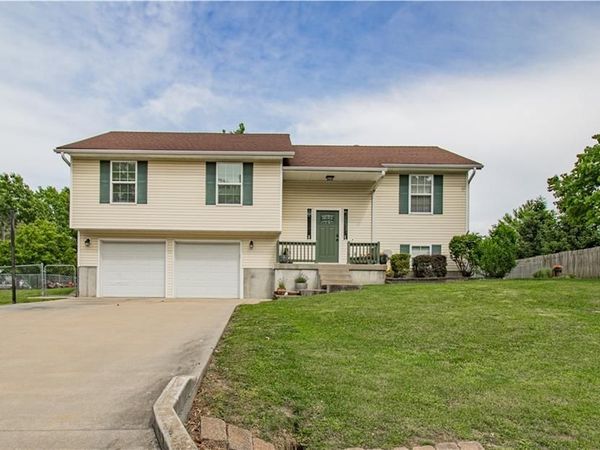 139 SE 621 Road, Warrensburg, MO 64093