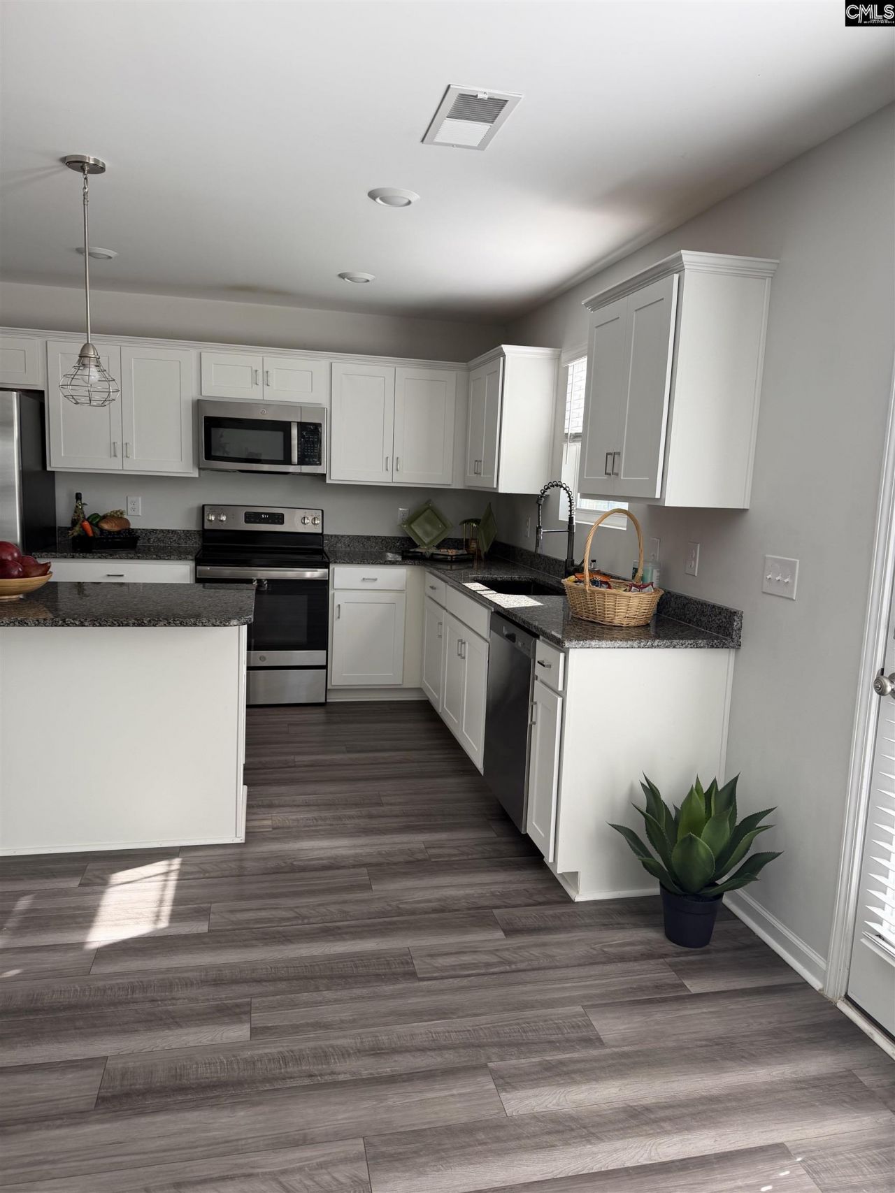 709 Pink Rose  Photo 29