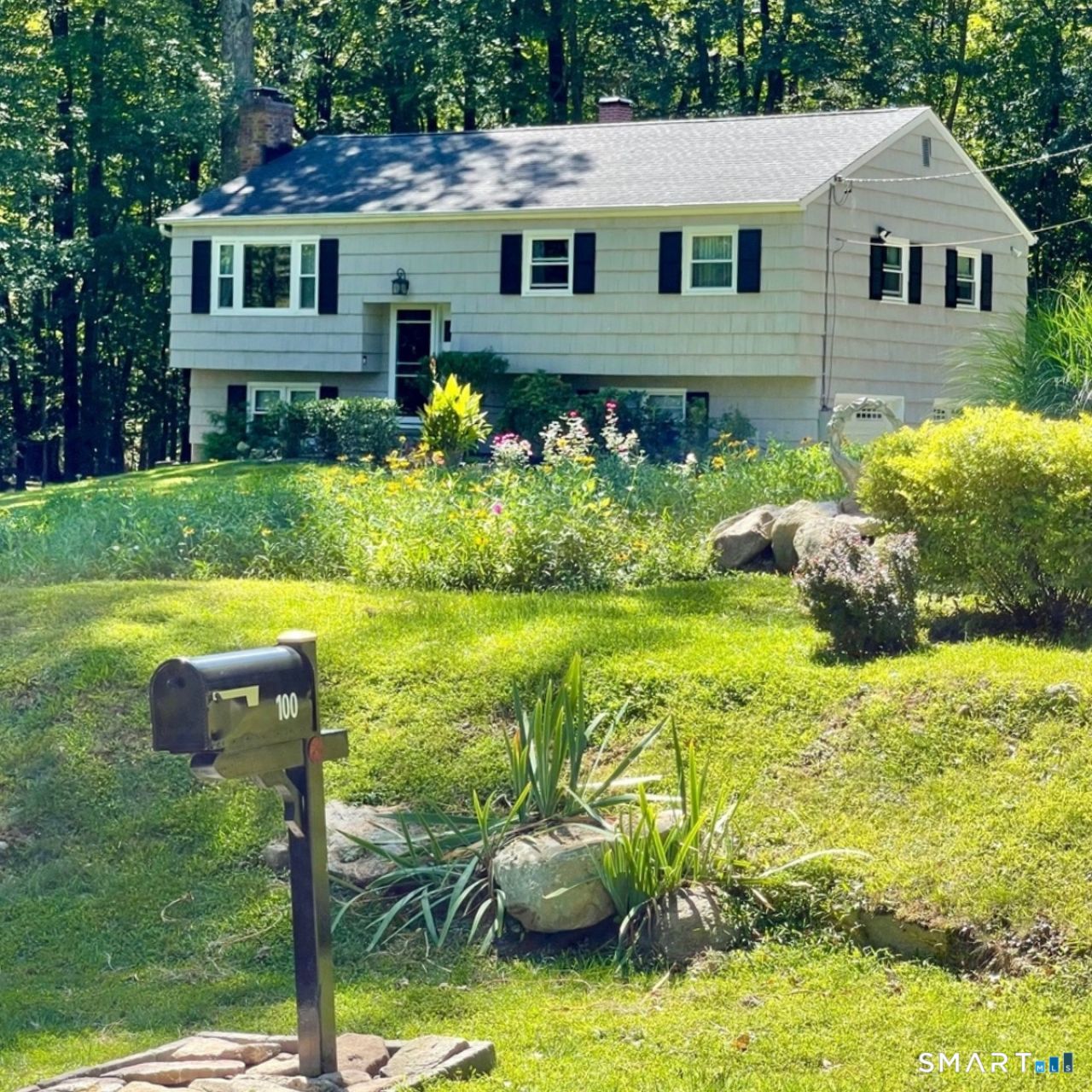 100 Flat Rock, Ridgefield, CT 06877 Main Photo